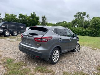 2020 Nissan Rogue Sport SV FWD Xtronic CVT - Exterior Rear Right Corner Image